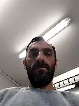 hotmen83 online show from 10/24/25, 07:18