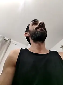 hotmen83 online show from 10/27/25, 11:38