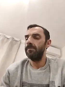 hotmen83 online show from 10/24/25, 09:03