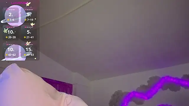 larah uwu online show from 05/25/26, 06:39