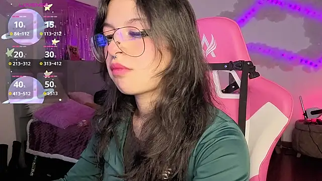 Snapshot of larah_uwu chatting on 02/04/26, 10:16 larah uwu online show from 02/04/26, 10:16