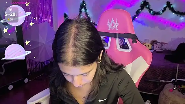 Snapshot of larah_uwu chatting on 01/07/26, 07:19 larah uwu online show from 01/07/26, 07:19