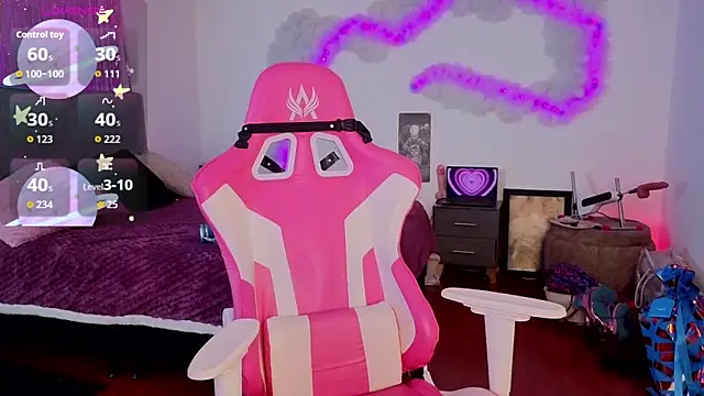 larah uwu online show from 03/14/26, 09:21