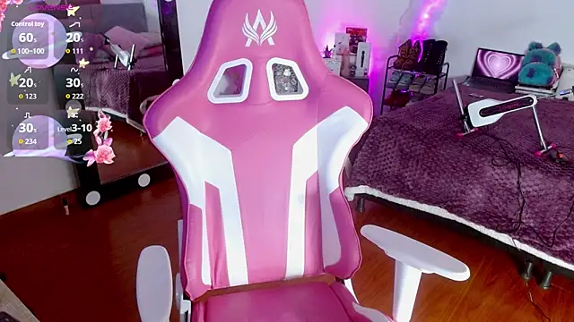 larah uwu online show from 09/25/25, 07:53