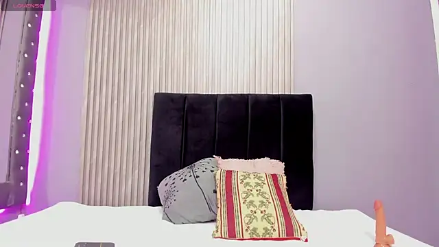 Sex samantha online show from 12/22/25, 01:33