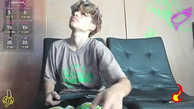 spicy adonhis online show from 11/18/25, 12:30