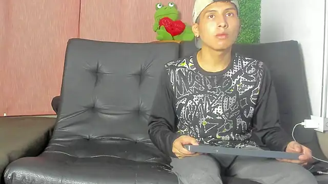 spicy adonhis online show from 11/23/25, 09:19