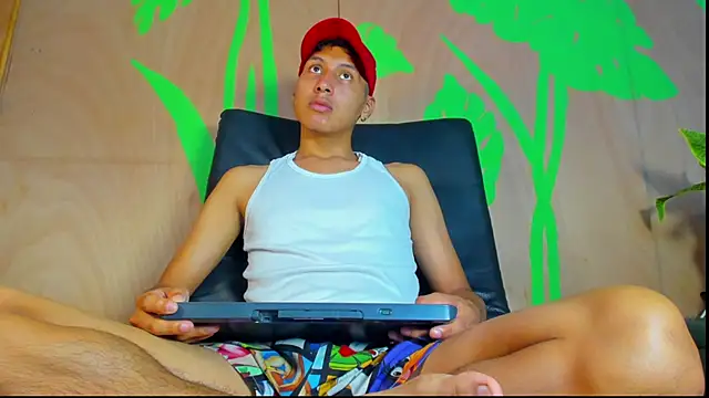 spicy adonhis online show from 04/08/26, 01:12