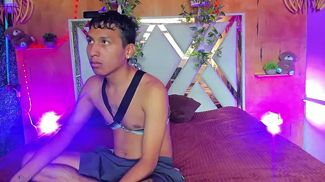 spicy adonhis online show from 03/12/26, 01:15