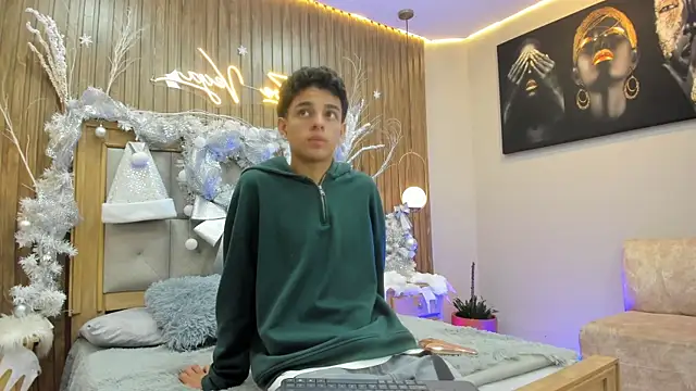 owen  johnson online show from 12/22/25, 12:38