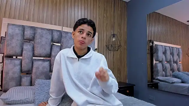 owen  johnson online show from 12/03/25, 11:42