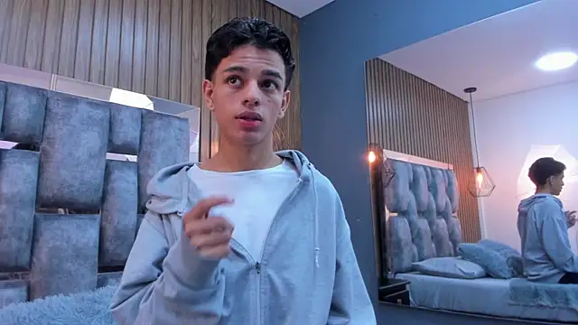 owen  johnson online show from 12/18/25, 11:47