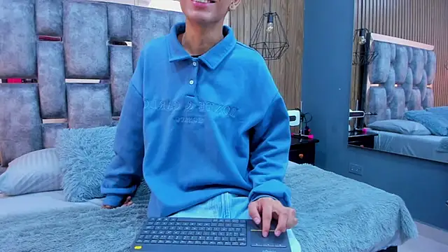 owen  johnson online show from 11/30/25, 11:55