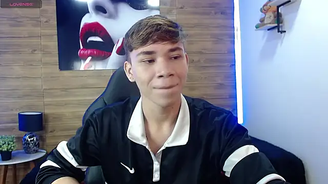 nathanclay online show from 05/05/26, 03:20