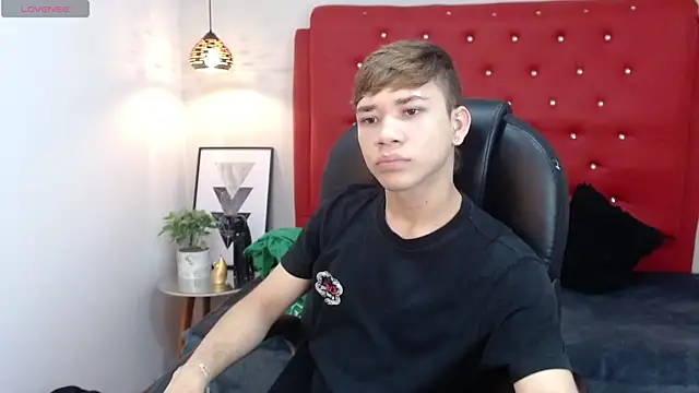nathanclay online show from 05/17/26, 04:12