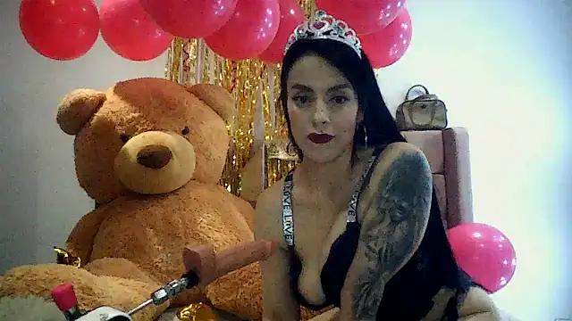 Snapshot of HotAss_Hally chatting on 07/19/26, 06:00 HotAss Hally online show from 07/19/26, 06:00