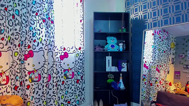 Snapshot of thania_777 chatting on 10/31/25, 05:20 thania 777 online show from 10/31/25, 05:20