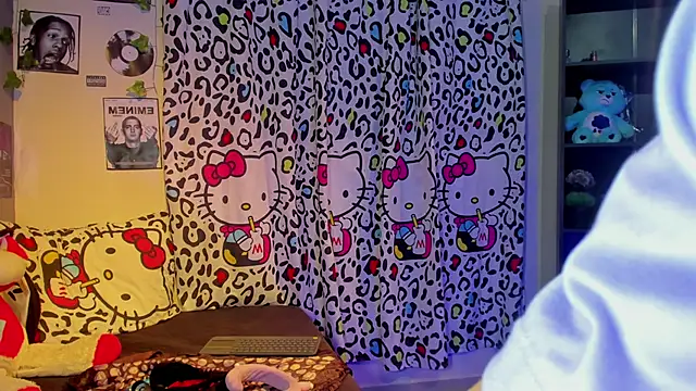 Snapshot of thania_777 chatting on 10/30/25, 10:50 thania 777 online show from 10/30/25, 10:50