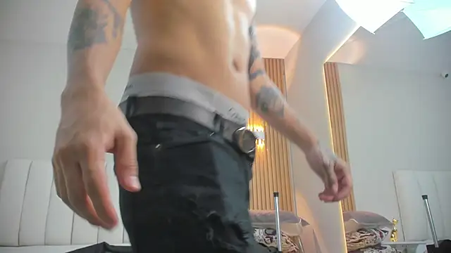 lilyth adam online show from 11/13/25, 07:40