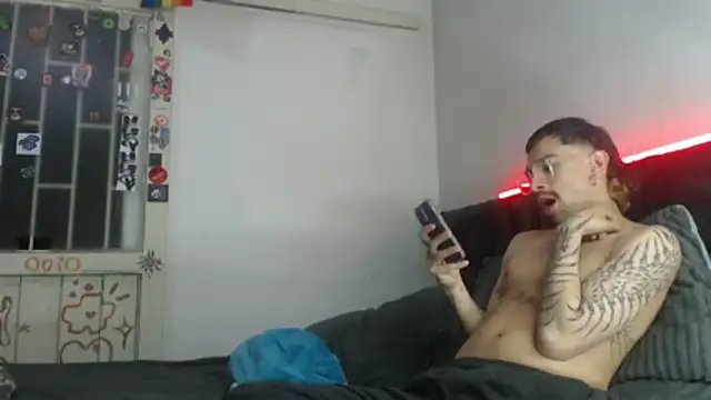Snapshot of playfulboys_ chatting on 02/08/26, 06:22 playfulboys online show from 02/08/26, 06:22