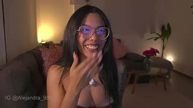 Snapshot of kyria_1 chatting on 01/11/26, 04:30 kyria 1 online show from 01/11/26, 04:30