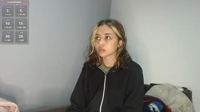 Snapshot of brisazanes chatting on 10/11/25, 01:17 brisazanes online show from 10/11/25, 01:17