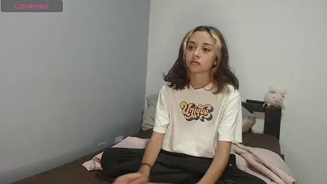 Snapshot of brisazanes chatting on 10/02/25, 02:37 brisazanes online show from 10/02/25, 02:37