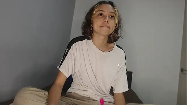 brisazanes online show from 11/16/25, 02:05