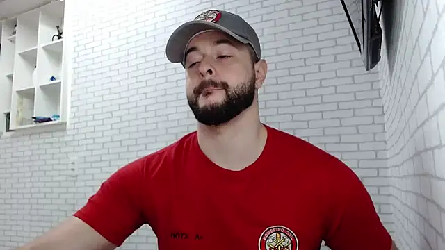 Snapshot of BombeiroHotx chatting on 11/15/25, 01:09 BombeiroHotx online show from 11/15/25, 01:09