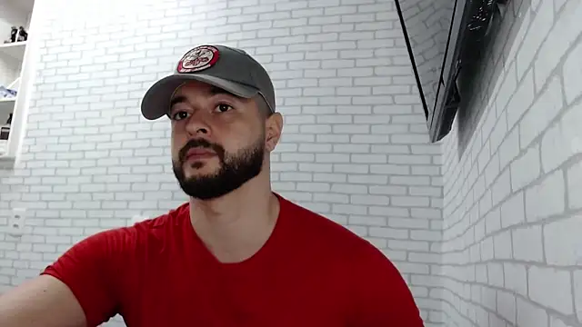 Snapshot of BombeiroHotx chatting on 11/07/25, 09:52 BombeiroHotx online show from 11/07/25, 09:52