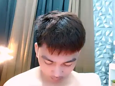 Snapshot of Mister_officer69 chatting on 09/15/25, 01:39 Mister officer69 online show from 09/15/25, 01:39