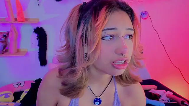 zoelight18 online show from 11/29/25, 07:47