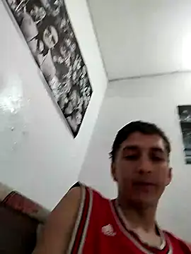 Snapshot of Carlos11123 chatting on 10/27/25, 05:25 Carlos11123 online show from 10/27/25, 05:25
