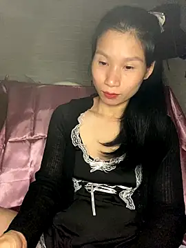 MinHiNi online show from 11/17/25, 04:22