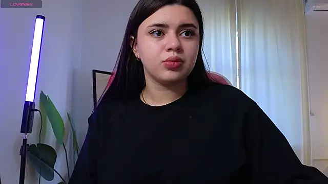 courtneyk  online show from 10/03/25, 01:23