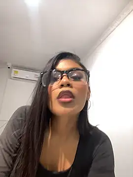 AlaiaMoretti online show from 11/09/25, 02:37