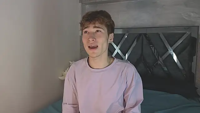  DantFox  online show from 12/18/25, 01:33