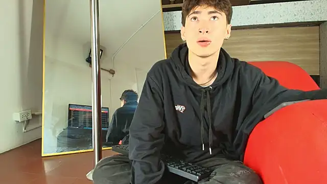  DantFox  online show from 09/30/25, 08:26