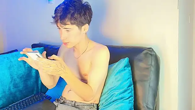  DantFox  online show from 11/18/25, 08:12