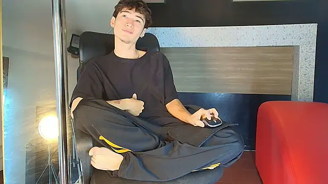  DantFox  online show from 11/12/25, 07:29