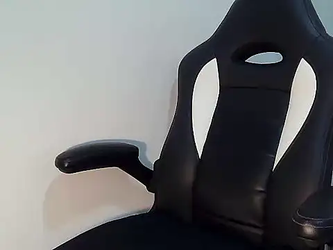 lovelynie123 online show from 04/02/26, 09:21