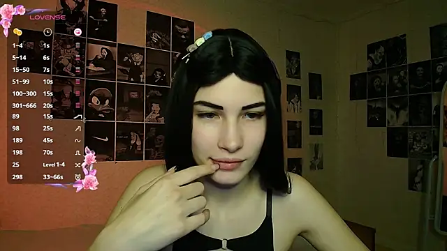 Snapshot of mskissa chatting on 10/29/25, 01:04 mskissa online show from 10/29/25, 01:04