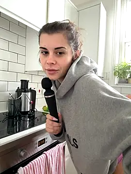 AlitaNova online show from 10/17/25, 08:39