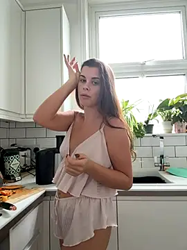 AlitaNova online show from 10/07/25, 11:00