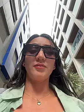 Ninabigtitied online show from 11/27/25, 01:22