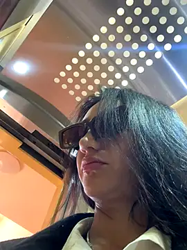 Ninabigtitied online show from 10/12/25, 08:16