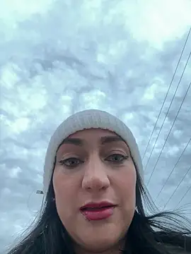 Ninabigtitied online show from 10/23/25, 05:22