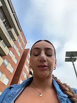 Ninabigtitied online show from 04/14/26, 12:21