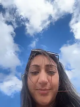 Ninabigtitied online show from 11/28/25, 02:50