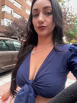 Ninabigtitied online show from 10/19/25, 10:51